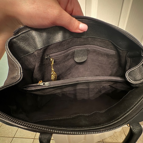 Gucci Vintage Black Leather Barrel Satchel - Picture 5 of 11